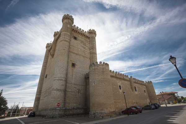 A) Entradas para el Castillo y visitas guiadas a la torre